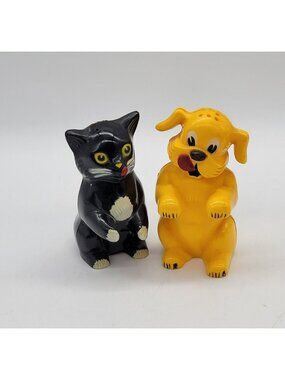 Fifi & Fido Cat & Dog Salt & Pepper Shakers F&F Mold & Die Ken-L-Ration USA